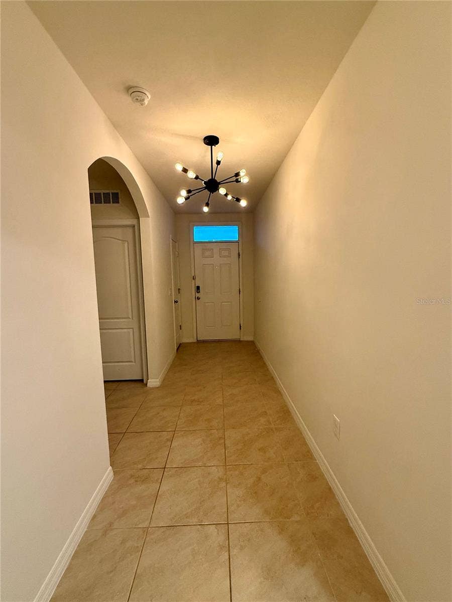 4016 SAPSUCKER LOOP, Sanford, FL 32773 Front entryway/hall