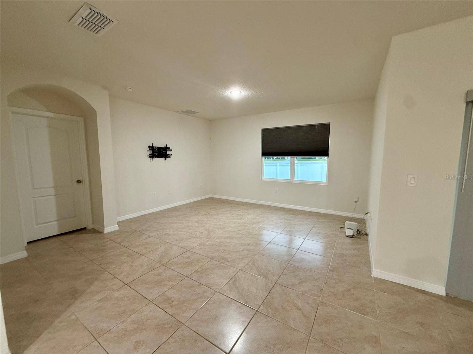 4016 SAPSUCKER LOOP, Sanford, FL 32773 Living room