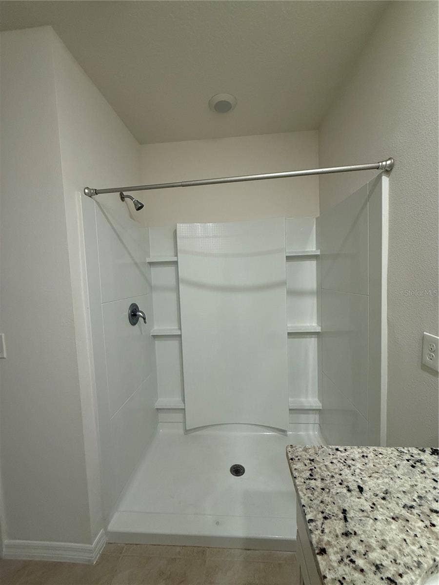 4016 SAPSUCKER LOOP, Sanford, FL 32773 Primary ensuite bathroom