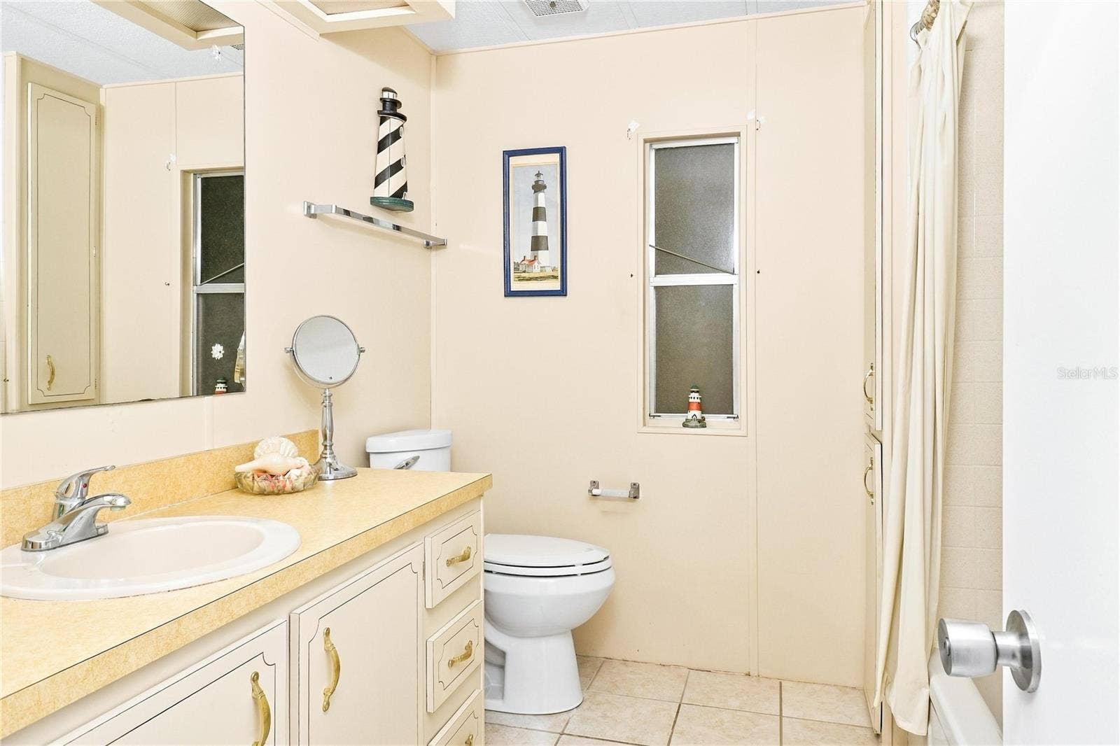 142 DUCHESS AVENUE, Nokomis, FL 34275 142 DUCHESS AVENUE, Nokomis, FL 34275