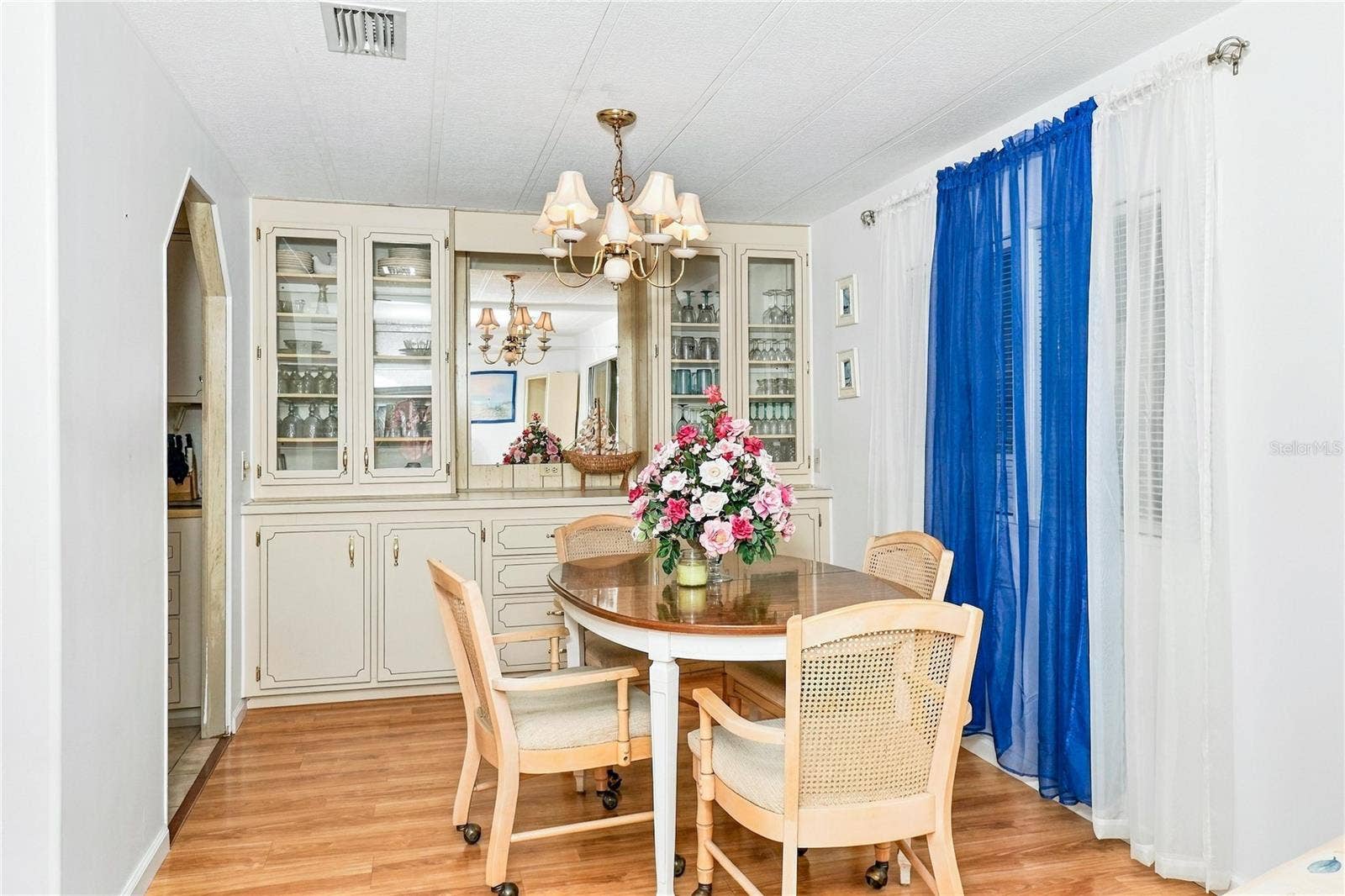 142 DUCHESS AVENUE, Nokomis, FL 34275 142 DUCHESS AVENUE, Nokomis, FL 34275