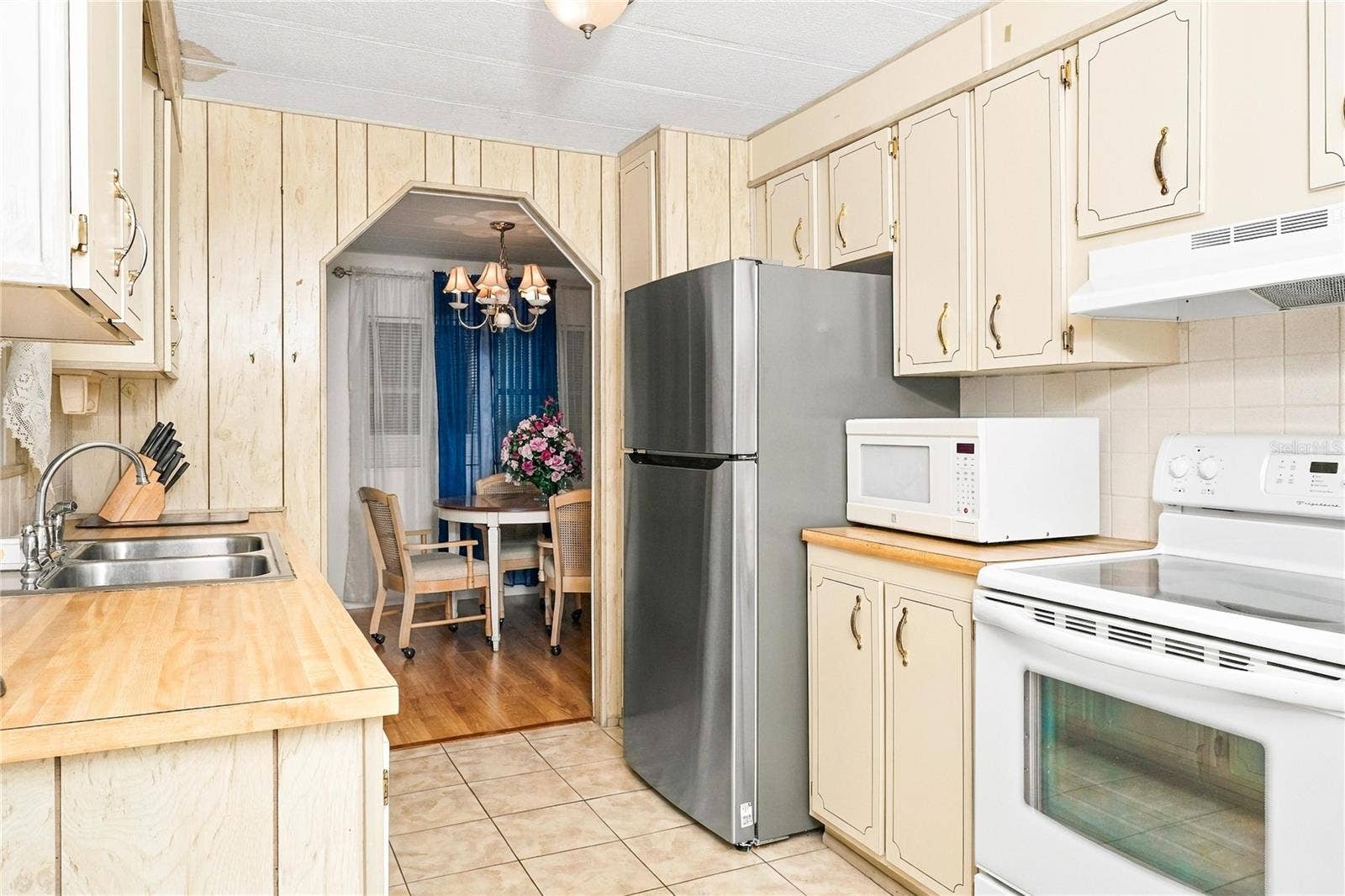142 DUCHESS AVENUE, Nokomis, FL 34275 142 DUCHESS AVENUE, Nokomis, FL 34275
