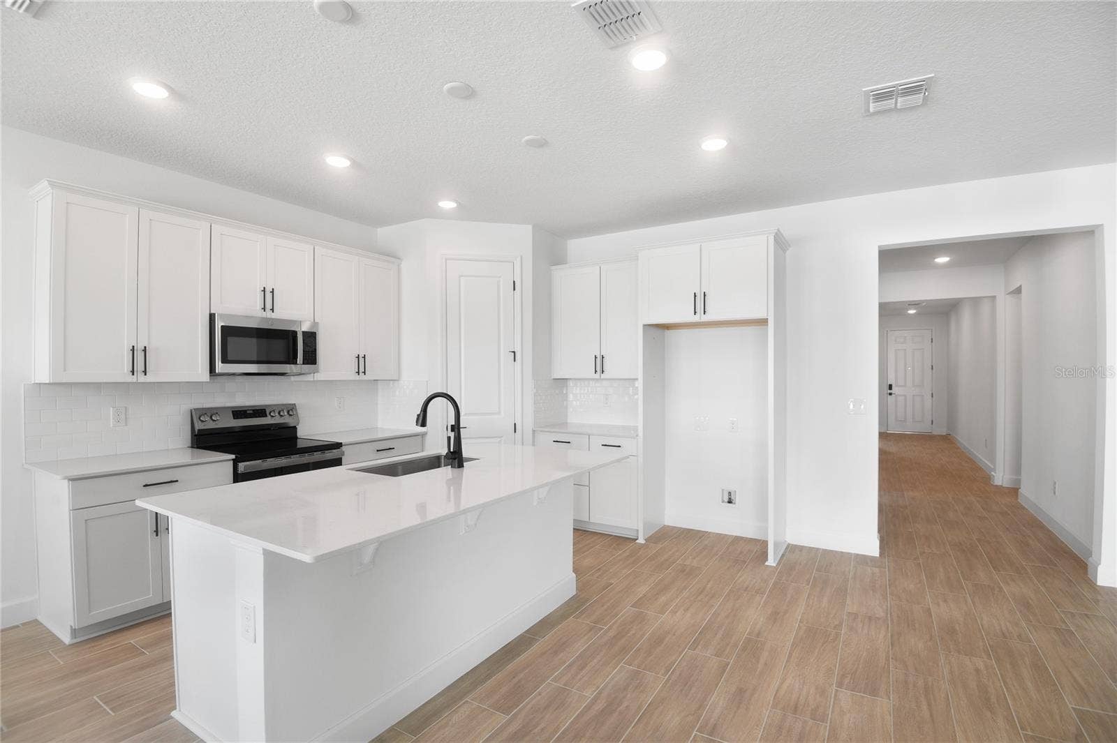 159 WATERSTONE LOOP, Tavares, FL 32778 159 WATERSTONE LOOP, Tavares, FL 32778