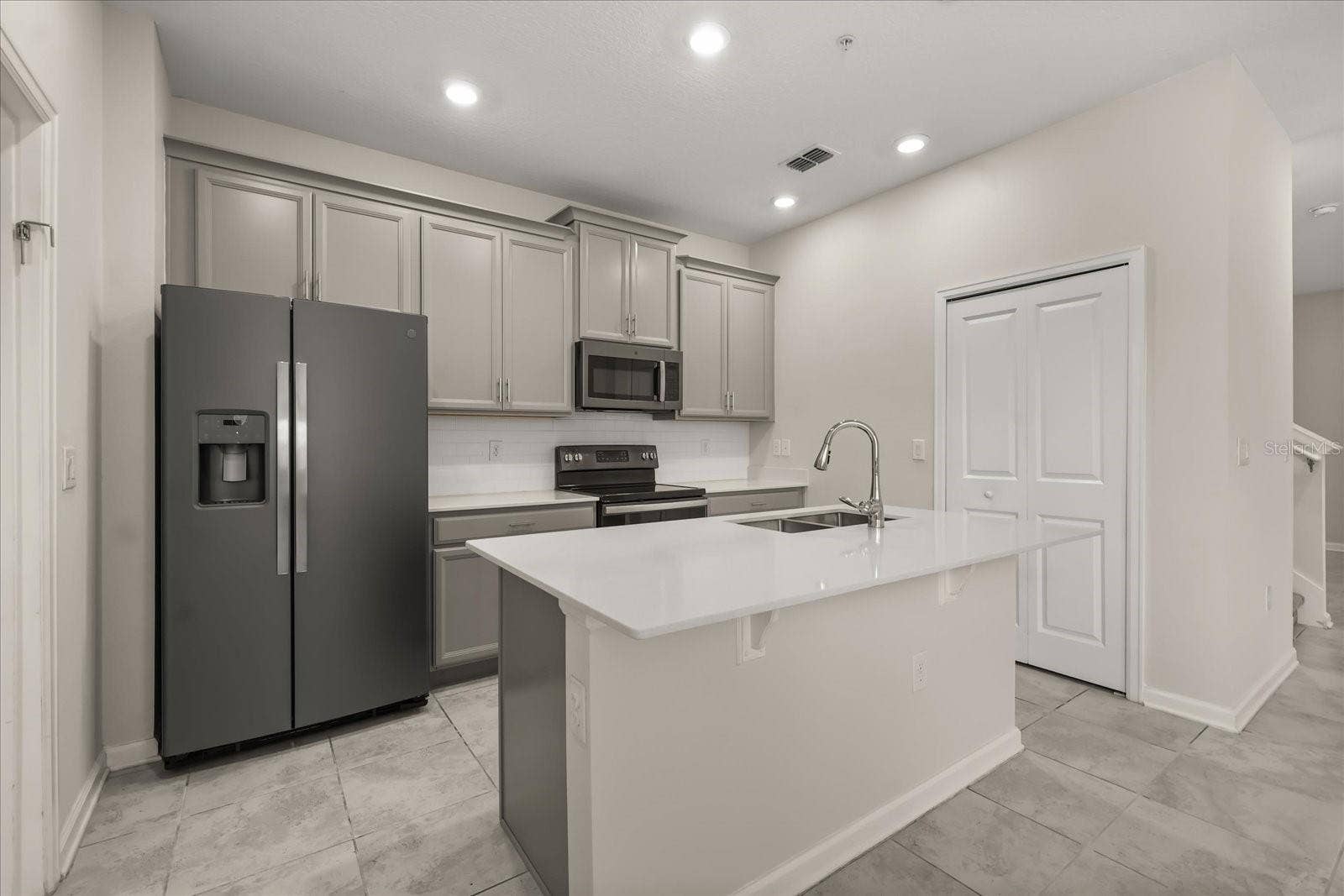 2966 AQUA VIRGO LOOP, #16, Orlando, FL 32837 2966 AQUA VIRGO LOOP, #16, Orlando, FL 32837