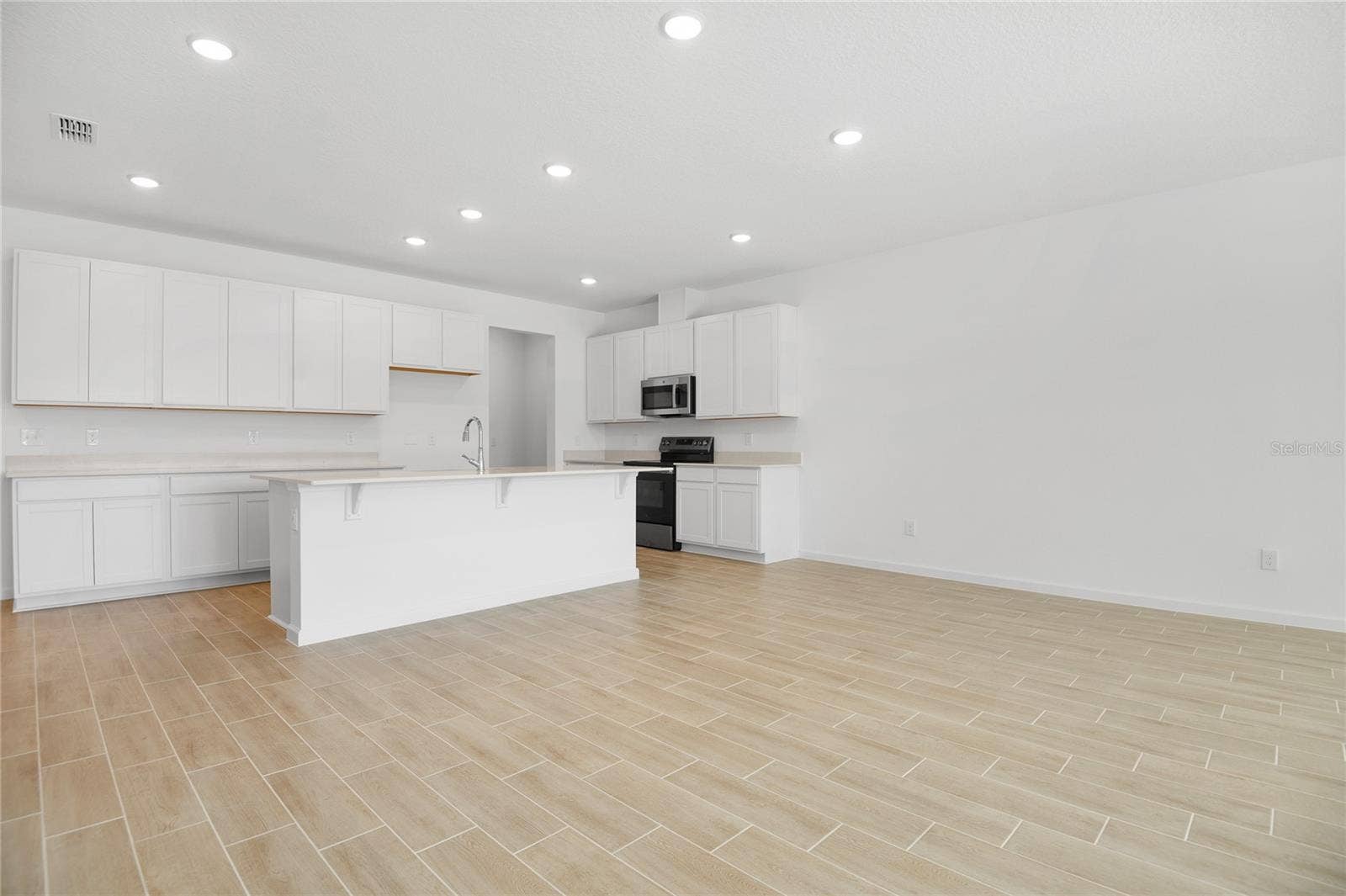 332 ALEXANDRITE STREET, Deland, FL 32720 332 ALEXANDRITE STREET, Deland, FL 32720