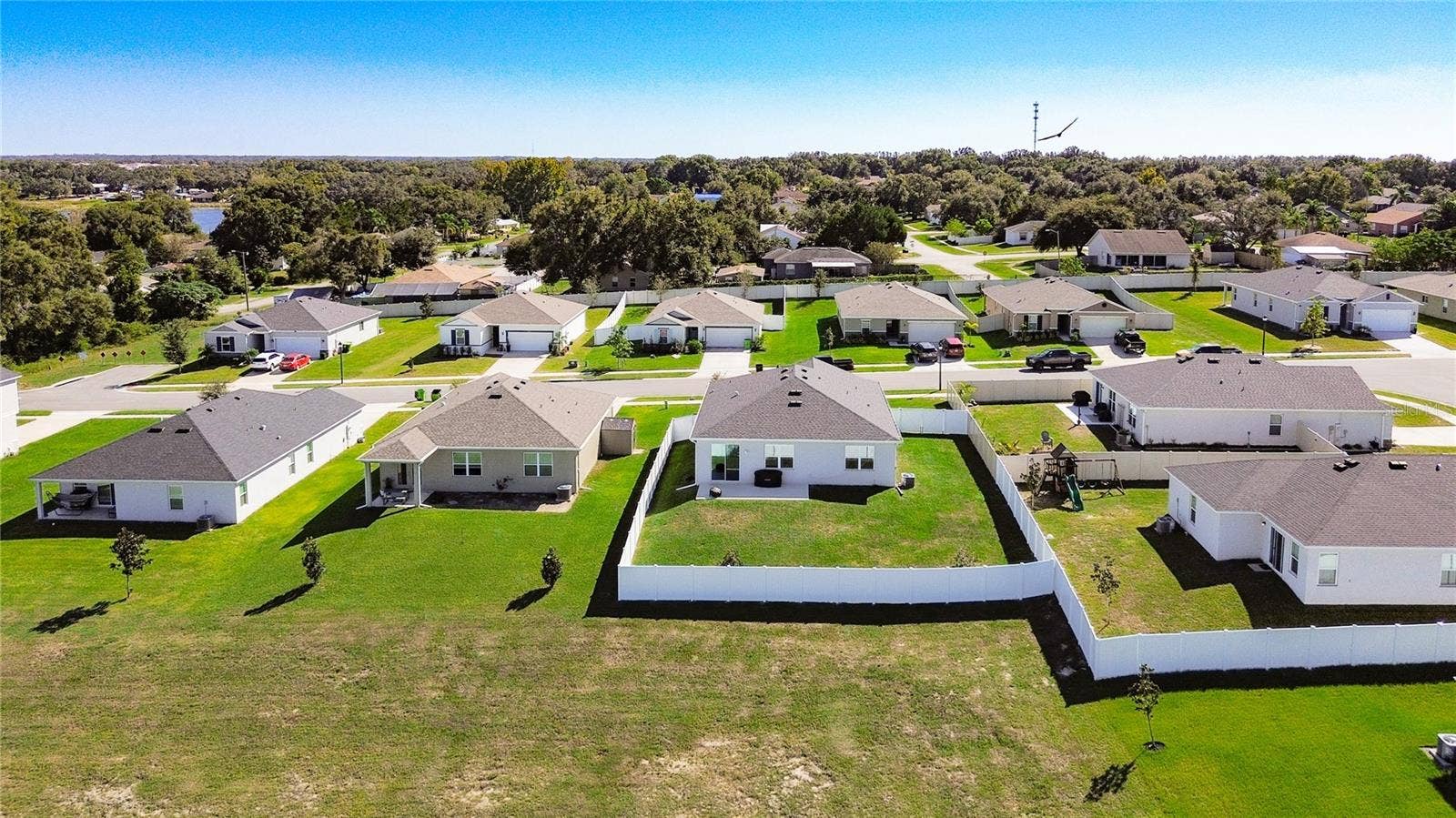 1404 GERANIUM DRIVE, Mascotte, FL 34753