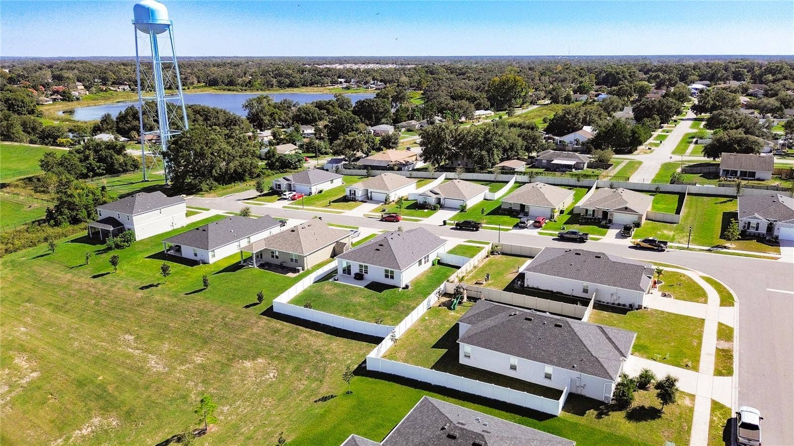1404 GERANIUM DRIVE, Mascotte, FL 34753