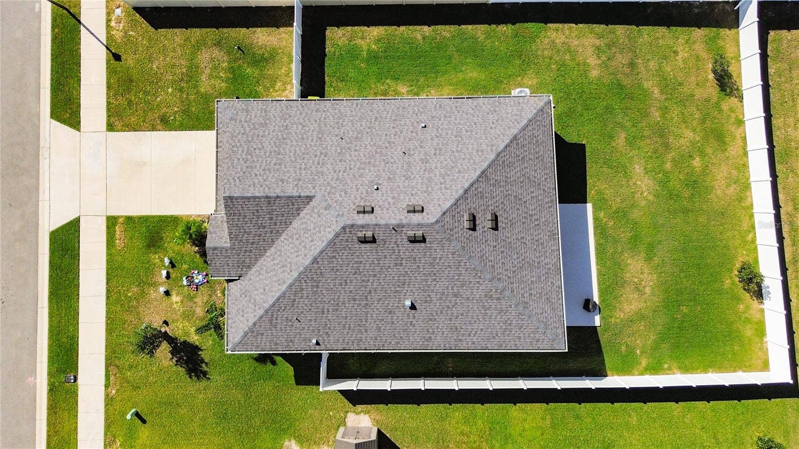 1404 GERANIUM DRIVE, Mascotte, FL 34753
