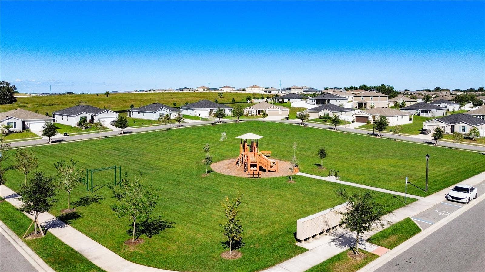 1404 GERANIUM DRIVE, Mascotte, FL 34753