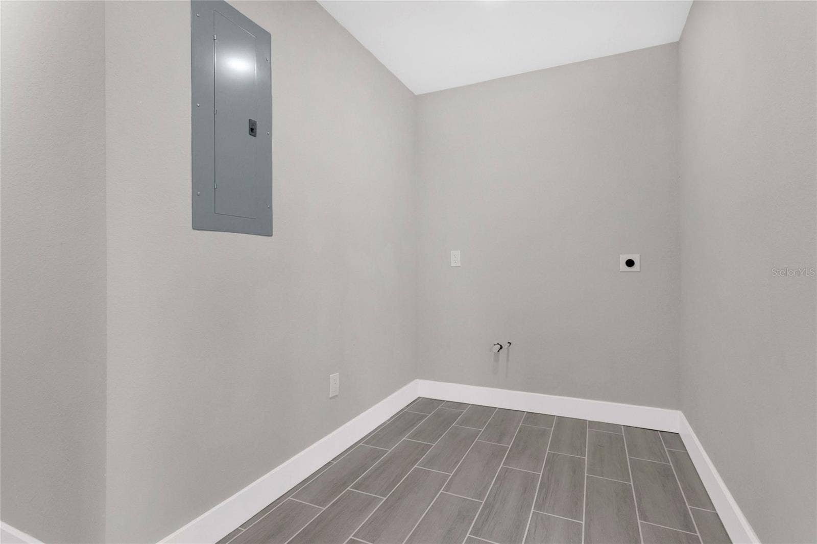 2612 ROXBURY ROAD, Winter Park, FL 32789 2612 ROXBURY ROAD, Winter Park, FL 32789
