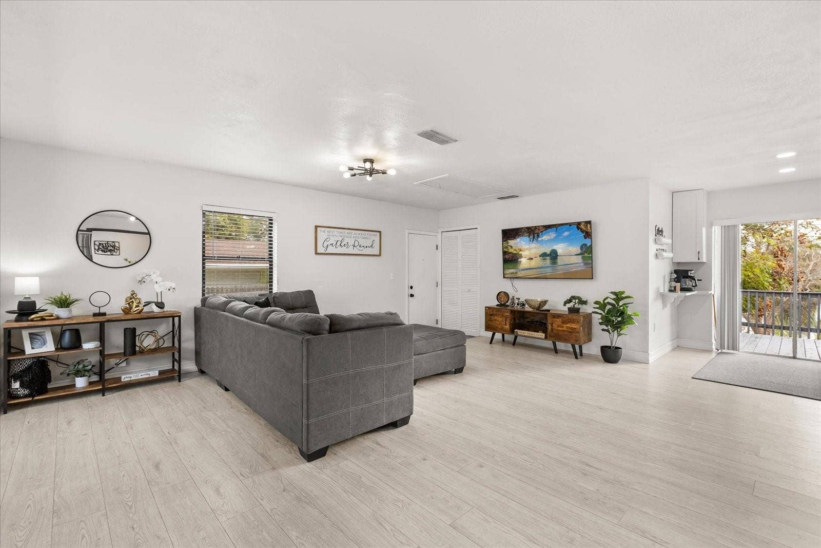 5127 GLASGOW AVENUE, Orlando, FL 32819 5127 GLASGOW AVENUE, Orlando, FL 32819