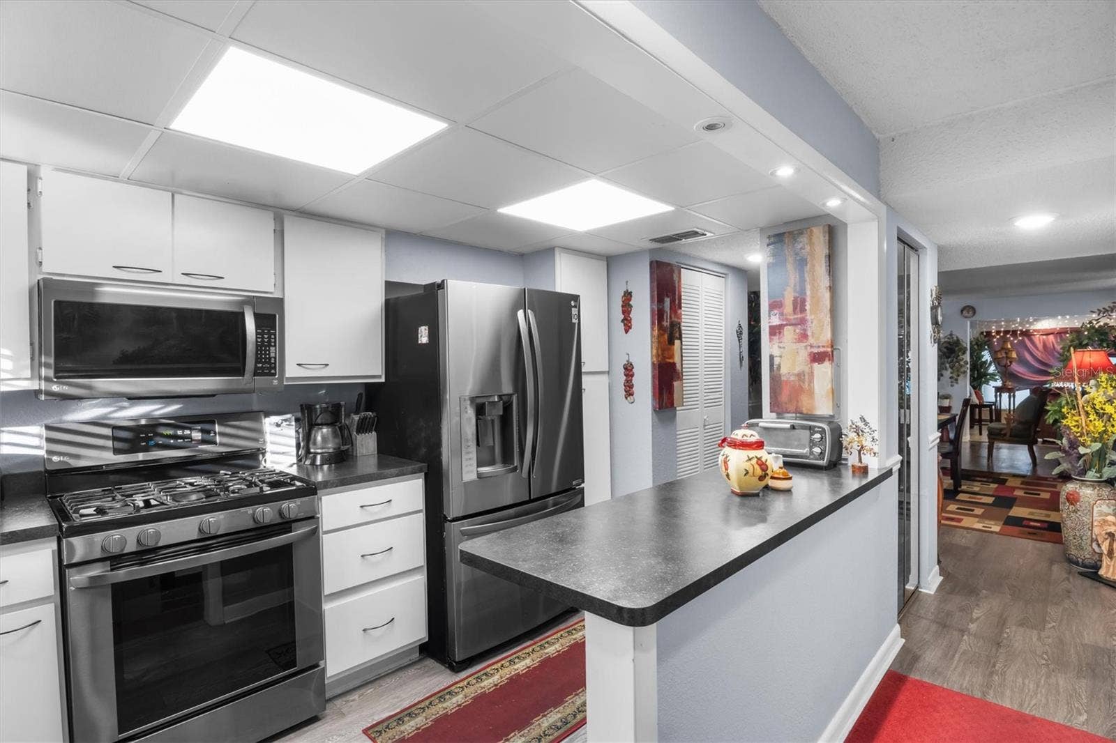 Beautifully updated kitchen