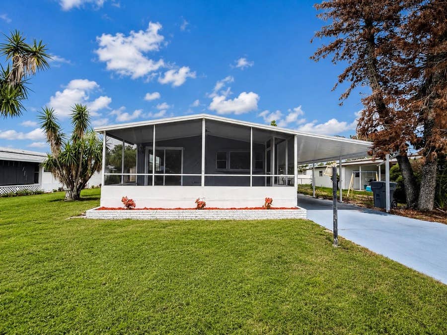 Property photo for 202 CALOOSA LAKE CIRCLE S, Lake Wales, FL