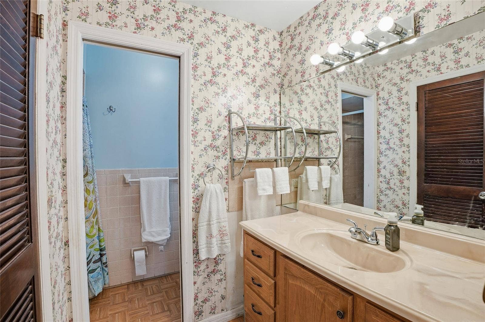 7002 CRESTLAKE DRIVE, Orlando, FL 32819 7002 CRESTLAKE DRIVE, Orlando, FL 32819