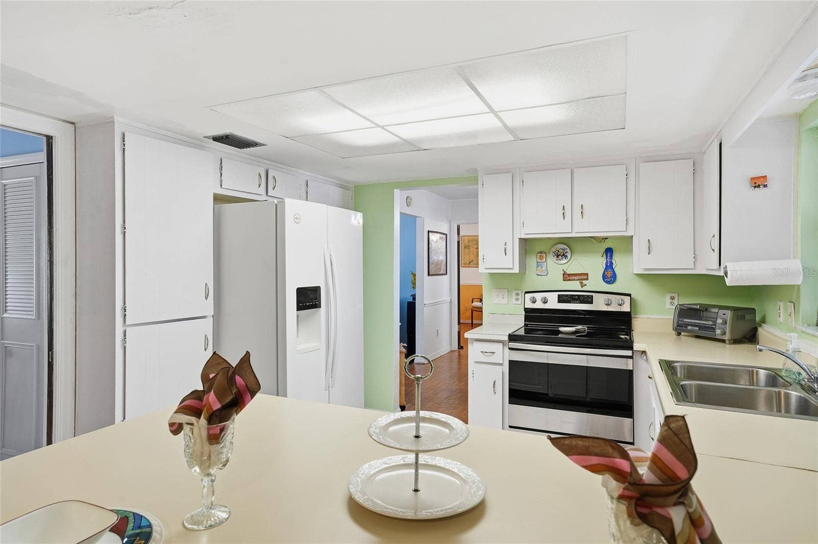 7002 CRESTLAKE DRIVE, Orlando, FL 32819 7002 CRESTLAKE DRIVE, Orlando, FL 32819
