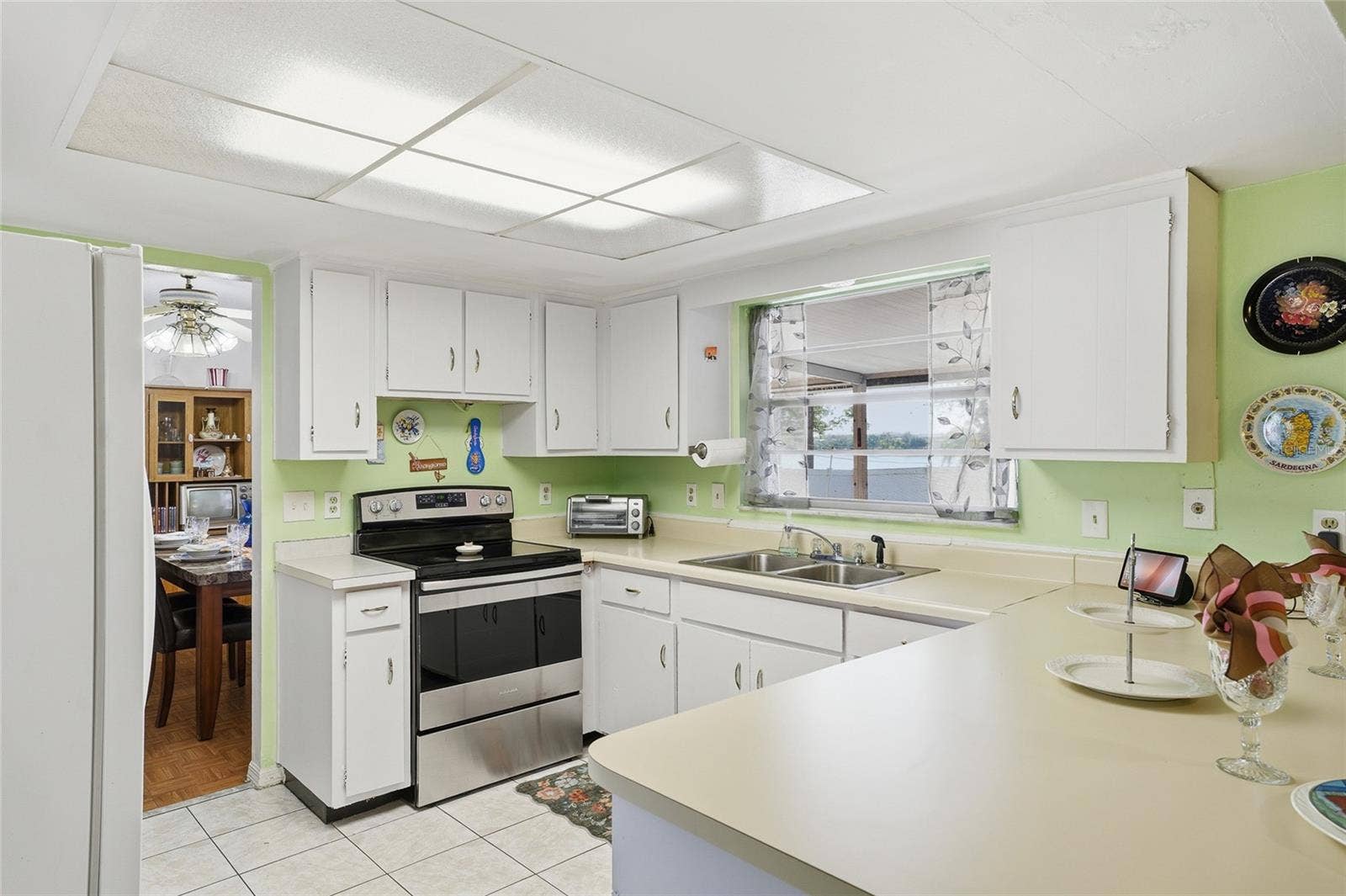 7002 CRESTLAKE DRIVE, Orlando, FL 32819 7002 CRESTLAKE DRIVE, Orlando, FL 32819
