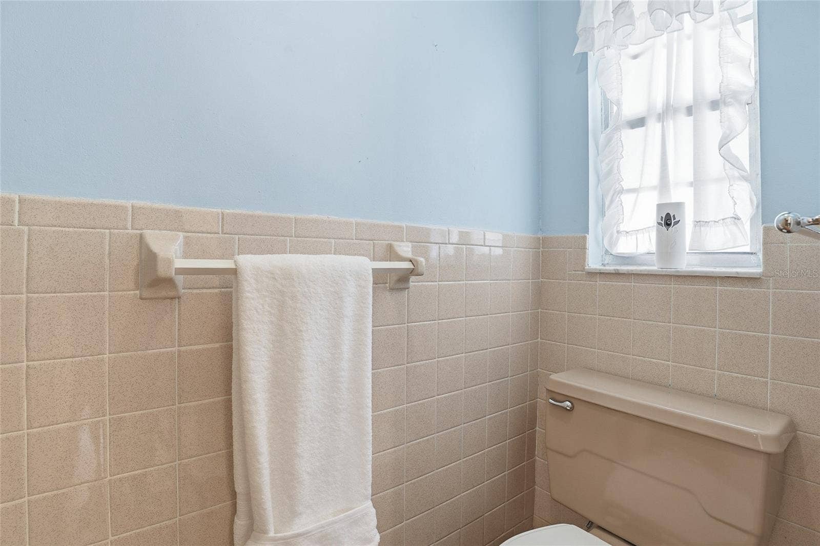 7002 CRESTLAKE DRIVE, Orlando, FL 32819 7002 CRESTLAKE DRIVE, Orlando, FL 32819