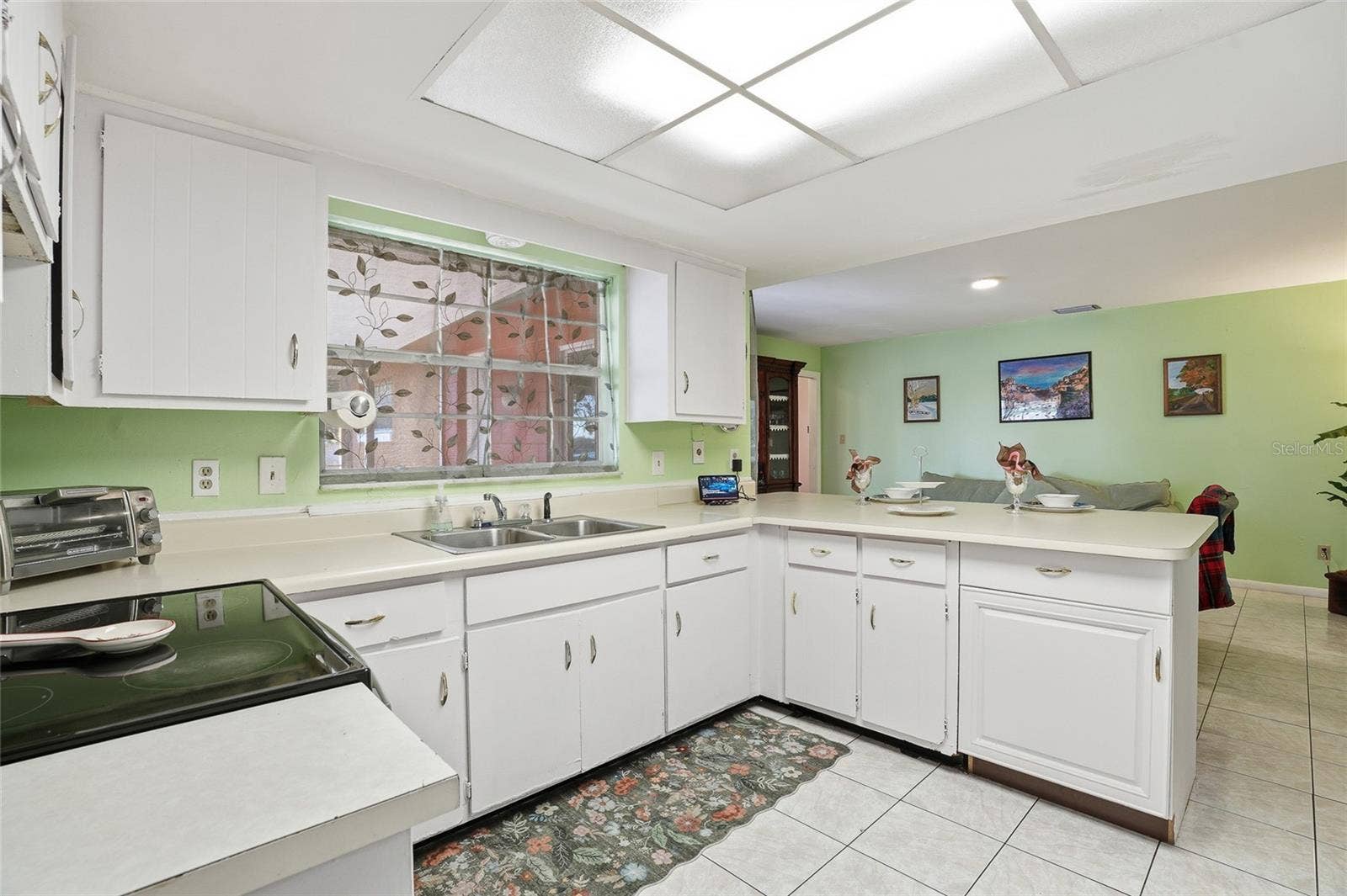 7002 CRESTLAKE DRIVE, Orlando, FL 32819 7002 CRESTLAKE DRIVE, Orlando, FL 32819