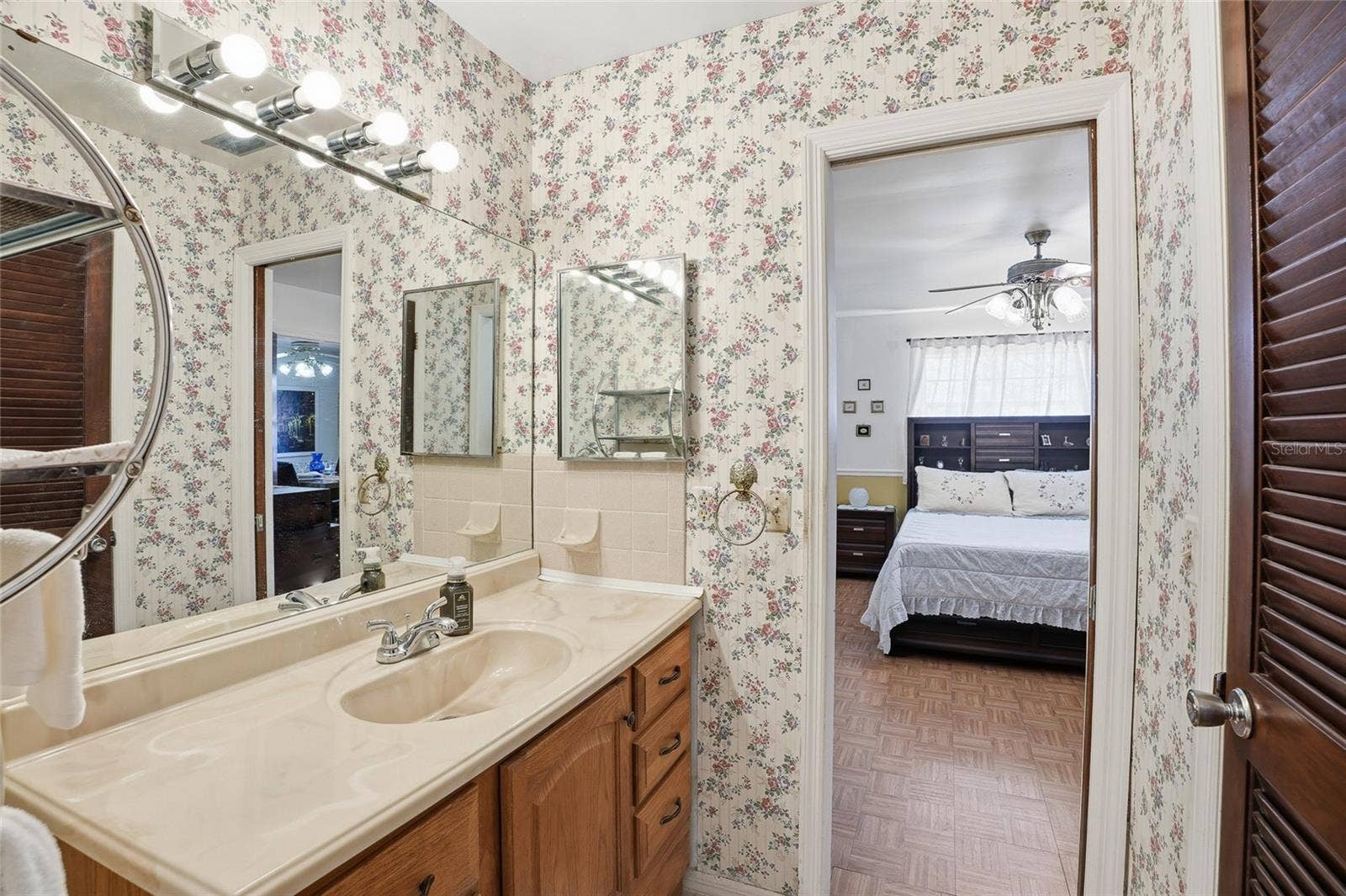 7002 CRESTLAKE DRIVE, Orlando, FL 32819 7002 CRESTLAKE DRIVE, Orlando, FL 32819