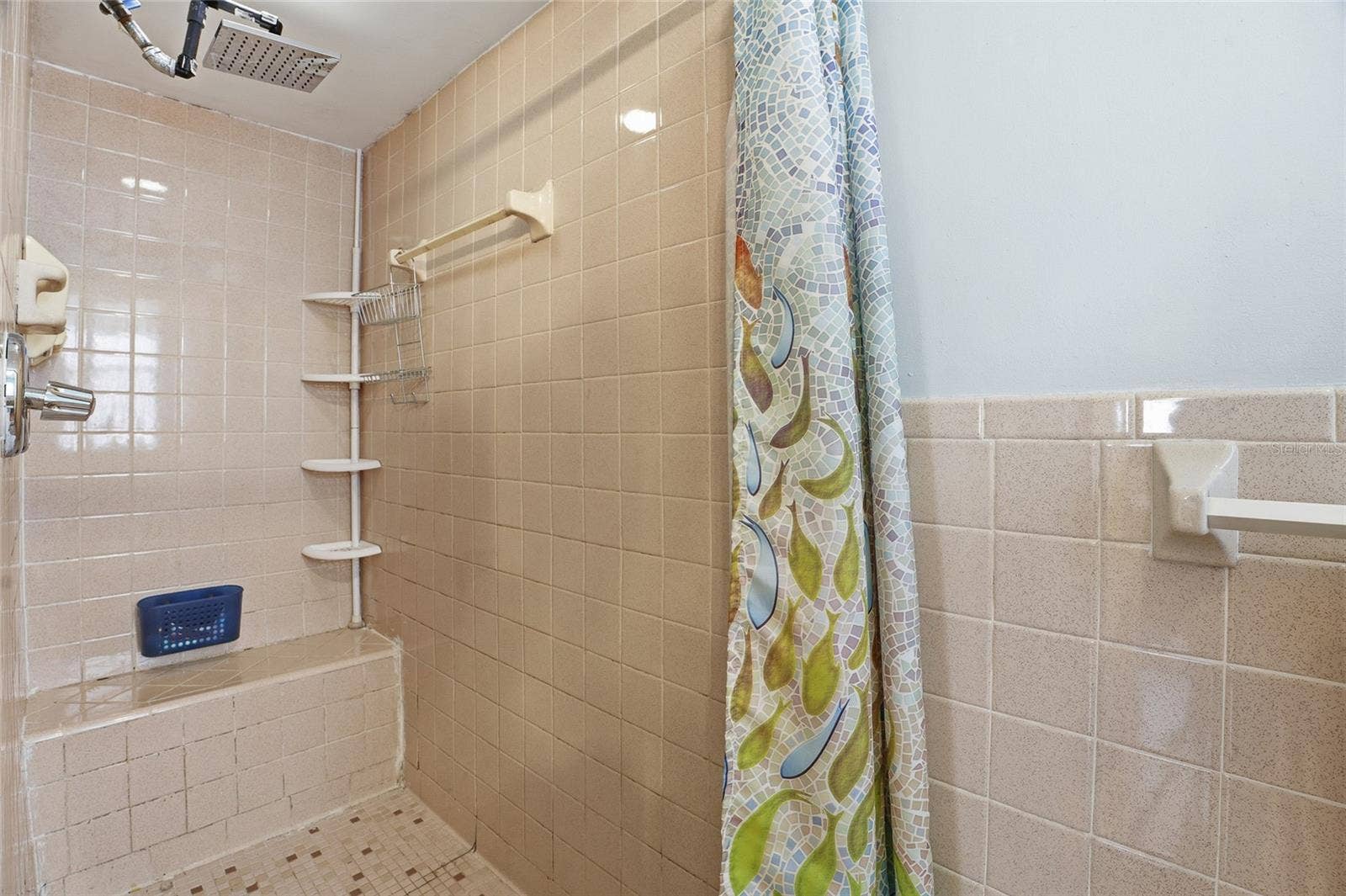 7002 CRESTLAKE DRIVE, Orlando, FL 32819 7002 CRESTLAKE DRIVE, Orlando, FL 32819