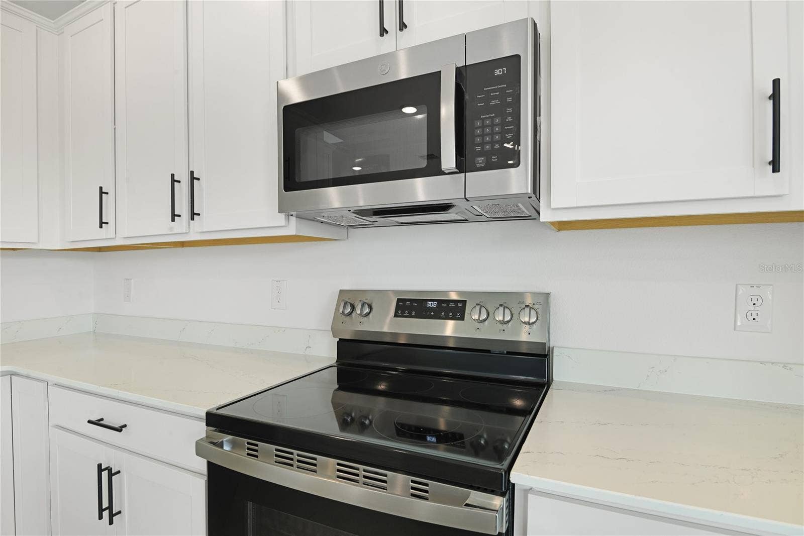 3481 MACCHI AVENUE, Tavares, FL 32778 3481 MACCHI AVENUE, Tavares, FL 32778