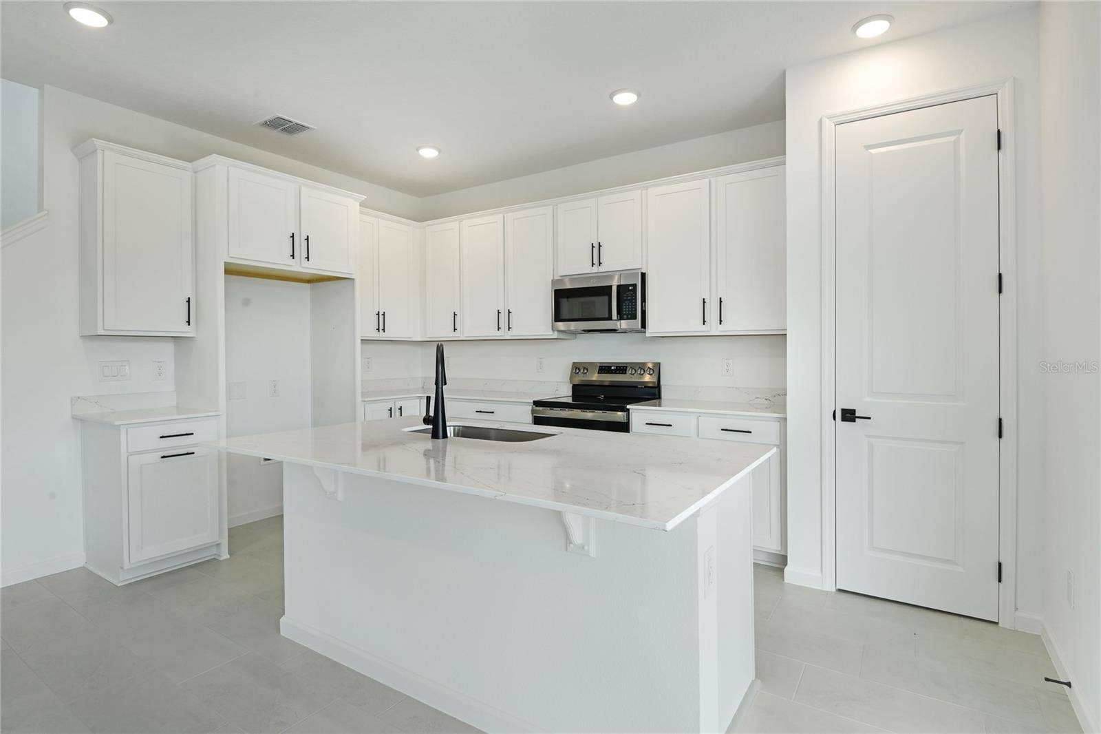 3481 MACCHI AVENUE, Tavares, FL 32778 3481 MACCHI AVENUE, Tavares, FL 32778