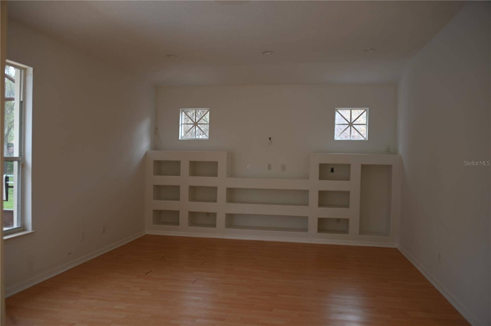 8800 OAK LANDINGS COURT, Orlando, FL 32836 Living room