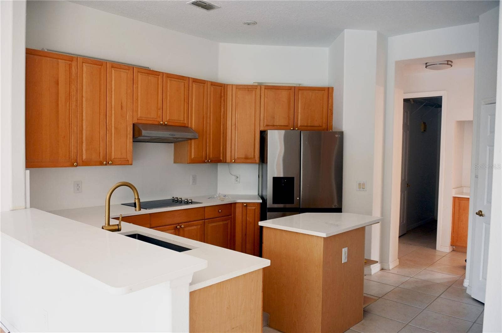 8800 OAK LANDINGS COURT, Orlando, FL 32836 Kitchen