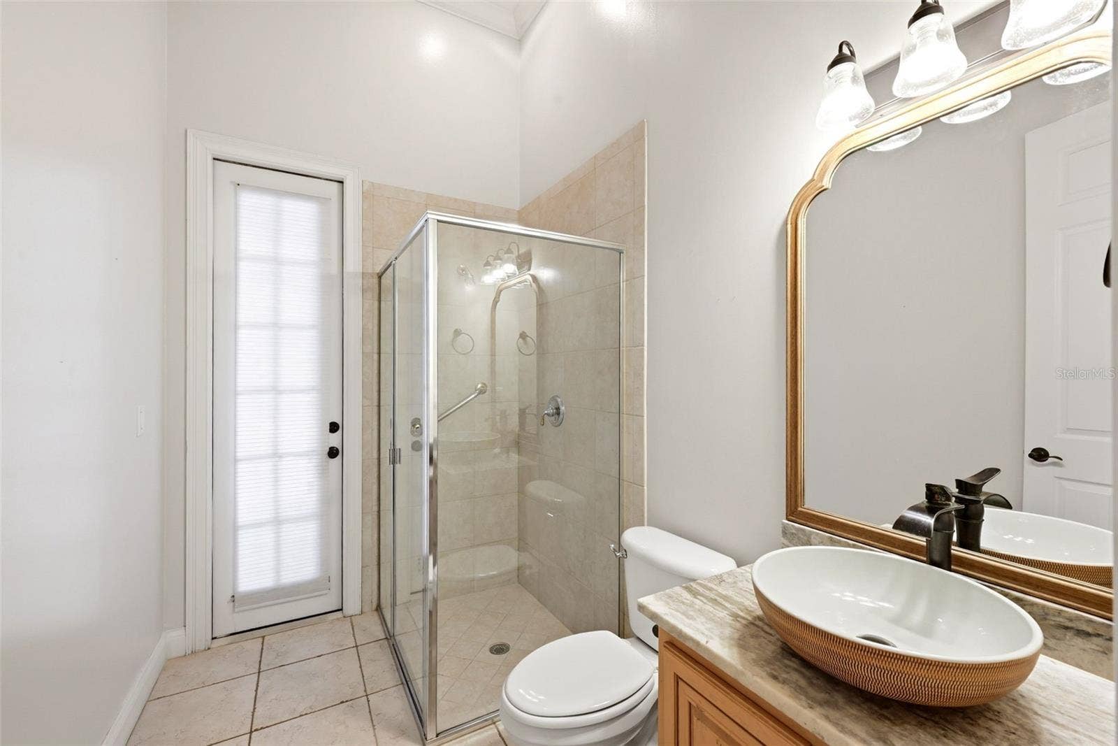 9119 BALMORAL MEWS SQ, Windermere, FL 34786 1st floor guest bathroom