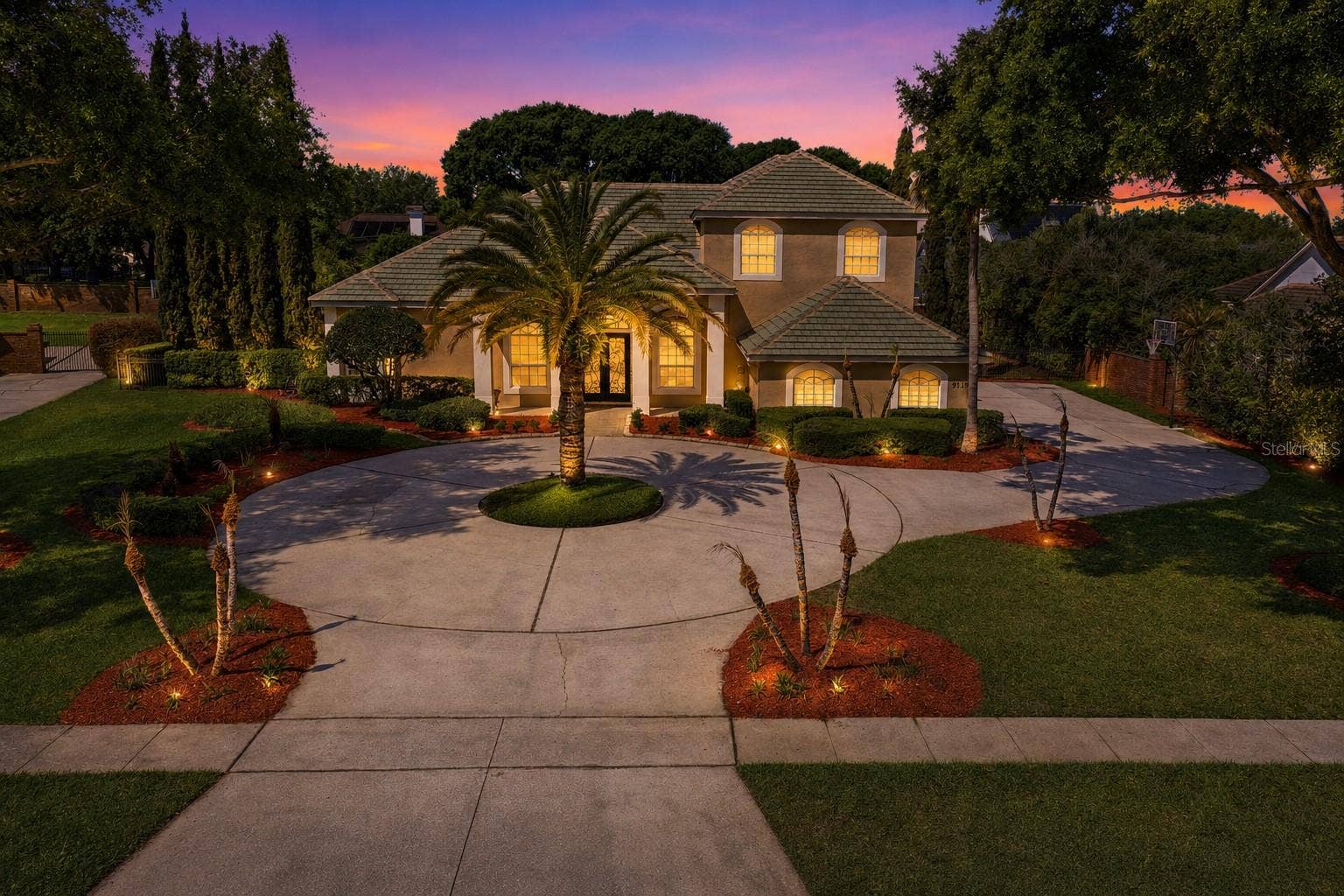 9119 BALMORAL MEWS SQ, Windermere, FL 34786 Twilight Grand Entrance
