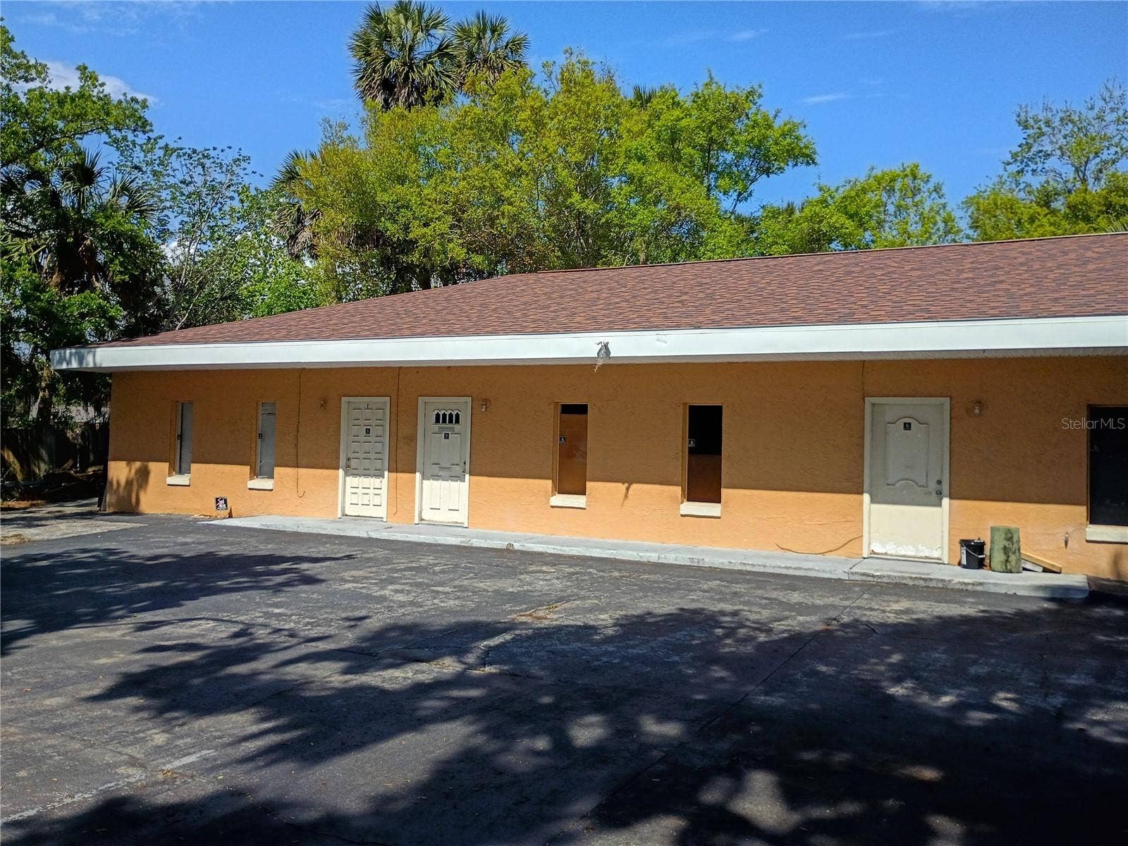 5110 S RIDGEWOOD AVENUE, Port Orange, FL 32127 Can you say potential?