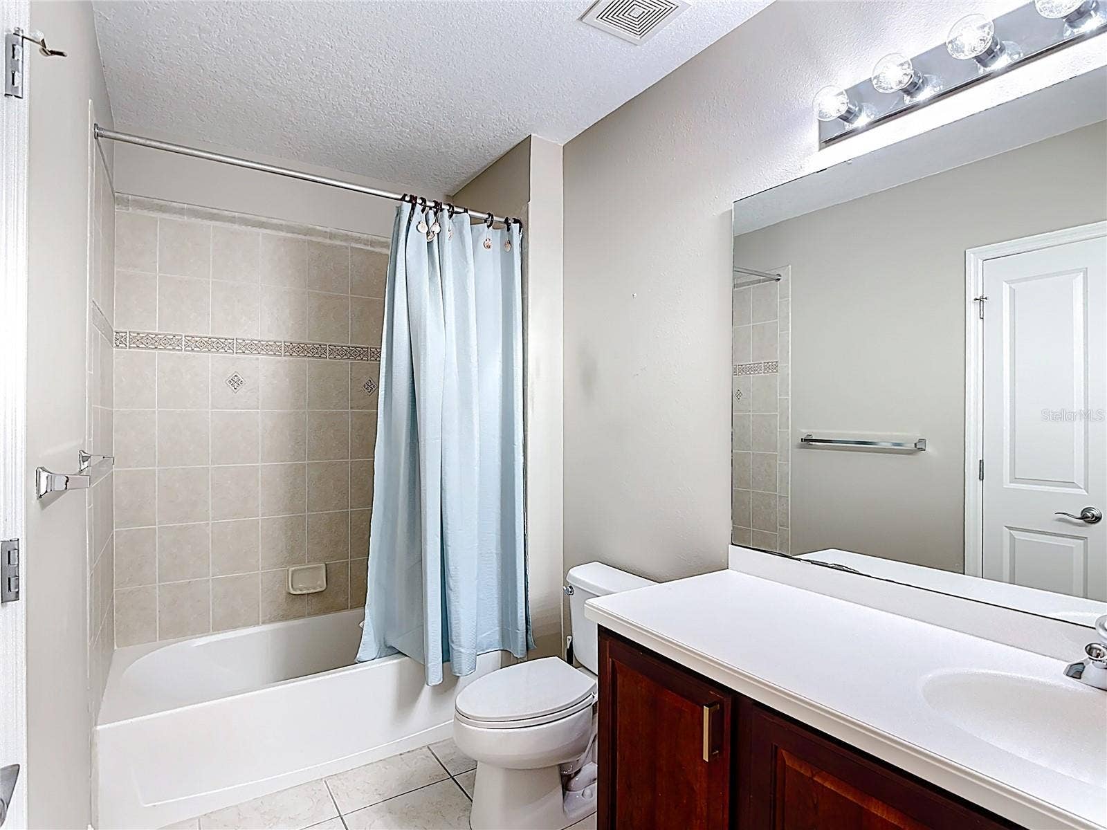 1231 WRIGHT CIR, #308, Celebration, FL 34747 Full Bathroom across from Bedroom 2