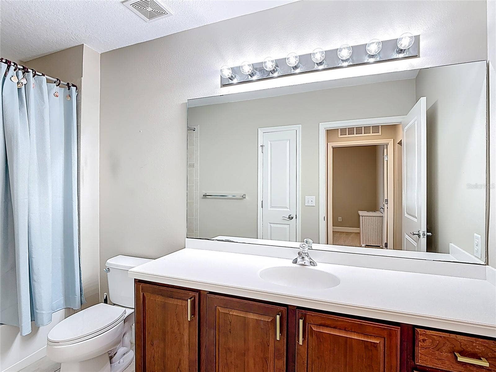 1231 WRIGHT CIR, #308, Celebration, FL 34747 Secondary Bathroom