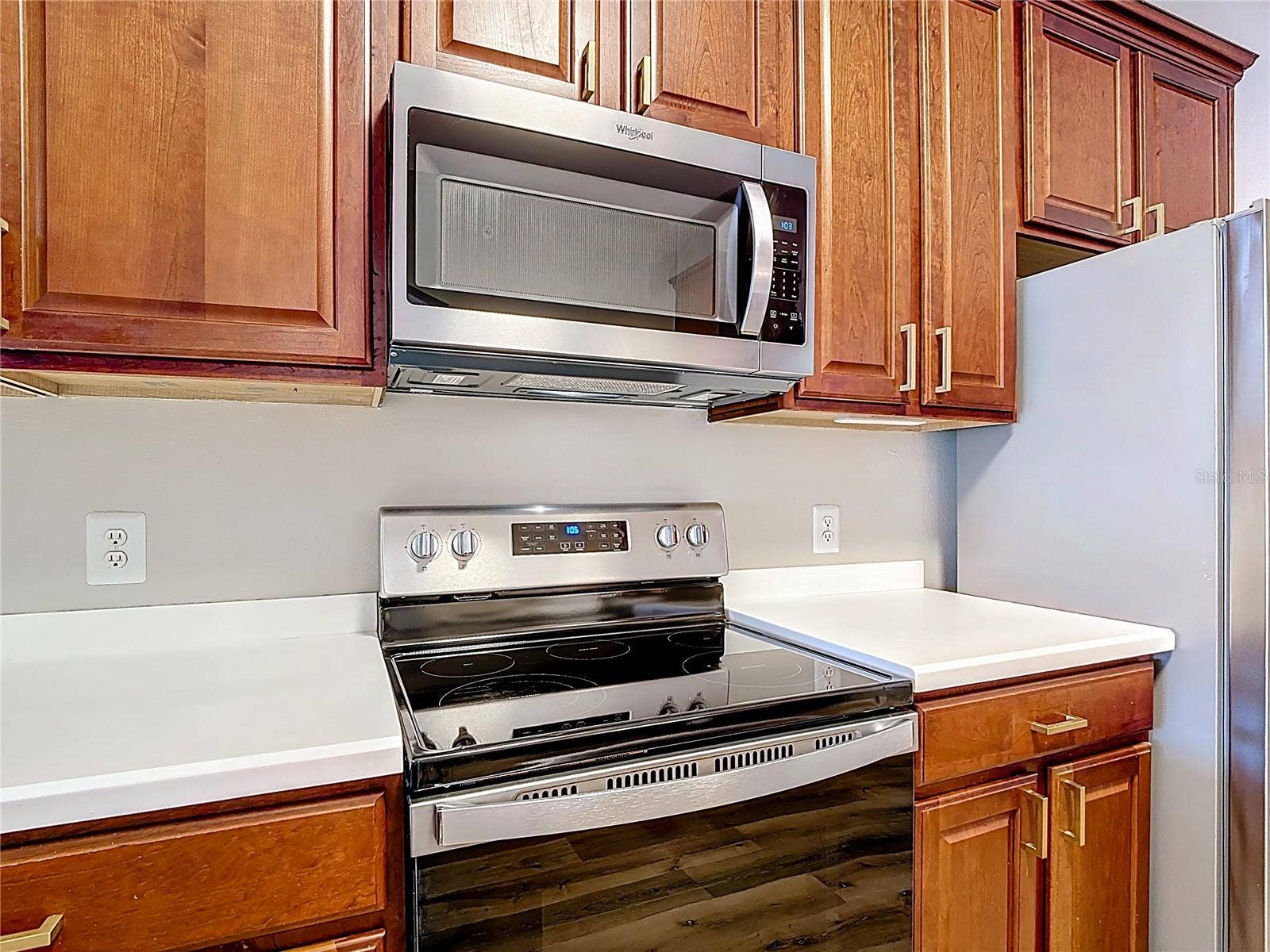 1231 WRIGHT CIR, #308, Celebration, FL 34747 Range and Microwave