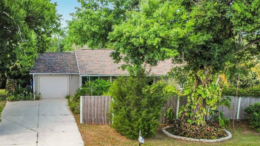 Property photo for 601 E SEMINOLE DRIVE, Venice, FL