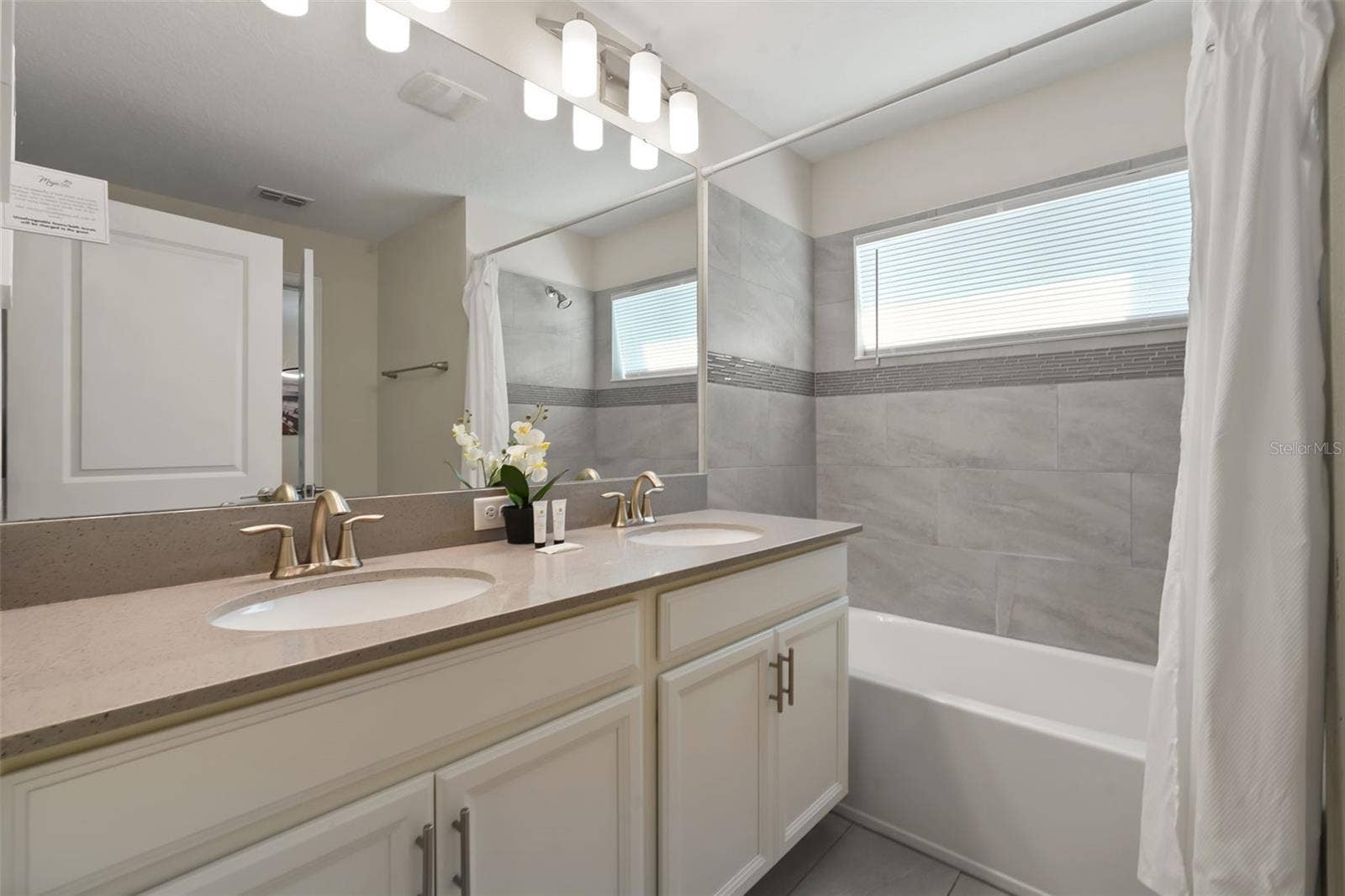 374 OCEAN COURSE AVENUE, Davenport, FL 33896 Primary Bathroom.