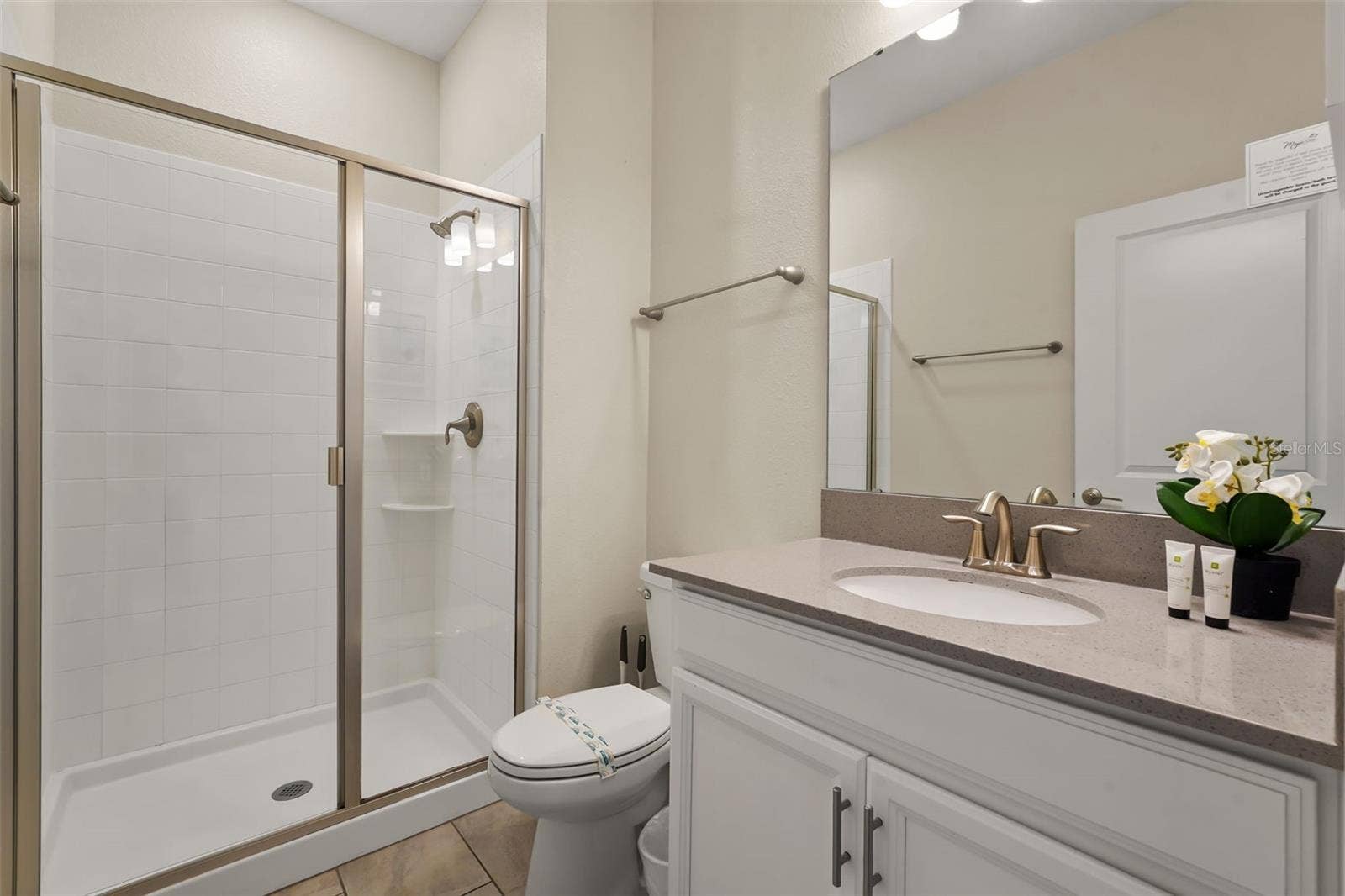 374 OCEAN COURSE AVENUE, Davenport, FL 33896 Guest Bath.