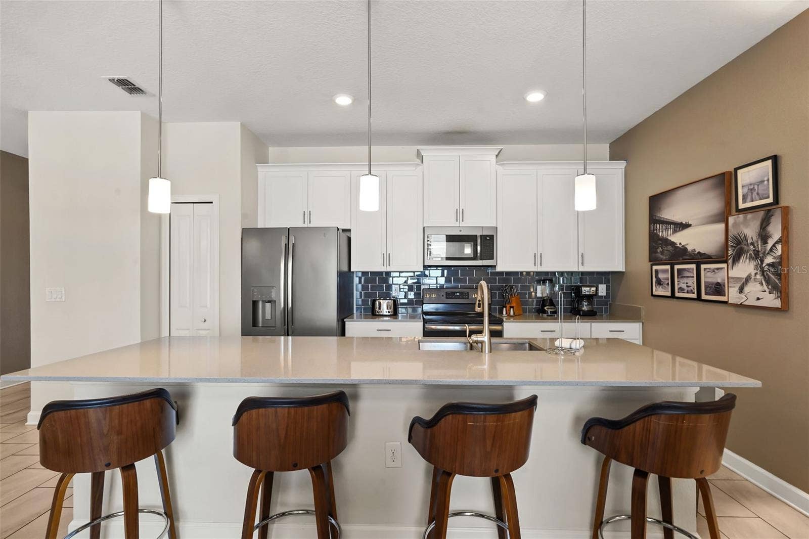 374 OCEAN COURSE AVENUE, Davenport, FL 33896 Kitchen.