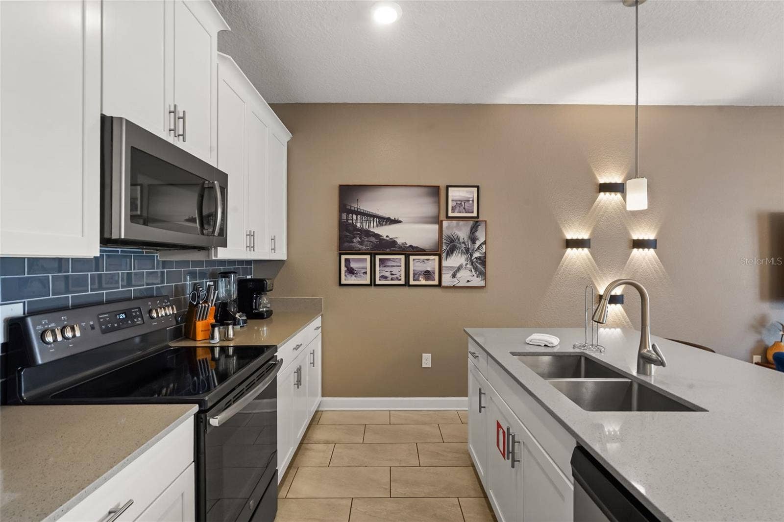 374 OCEAN COURSE AVENUE, Davenport, FL 33896 Kitchen.
