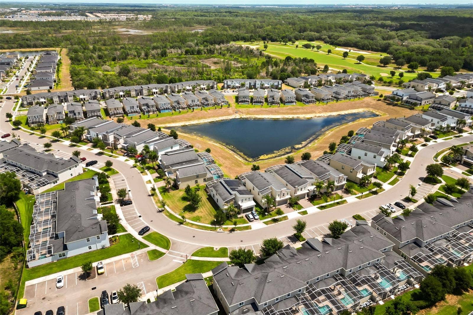374 OCEAN COURSE AVENUE, Davenport, FL 33896 Plenty of extra parking for guests!!!