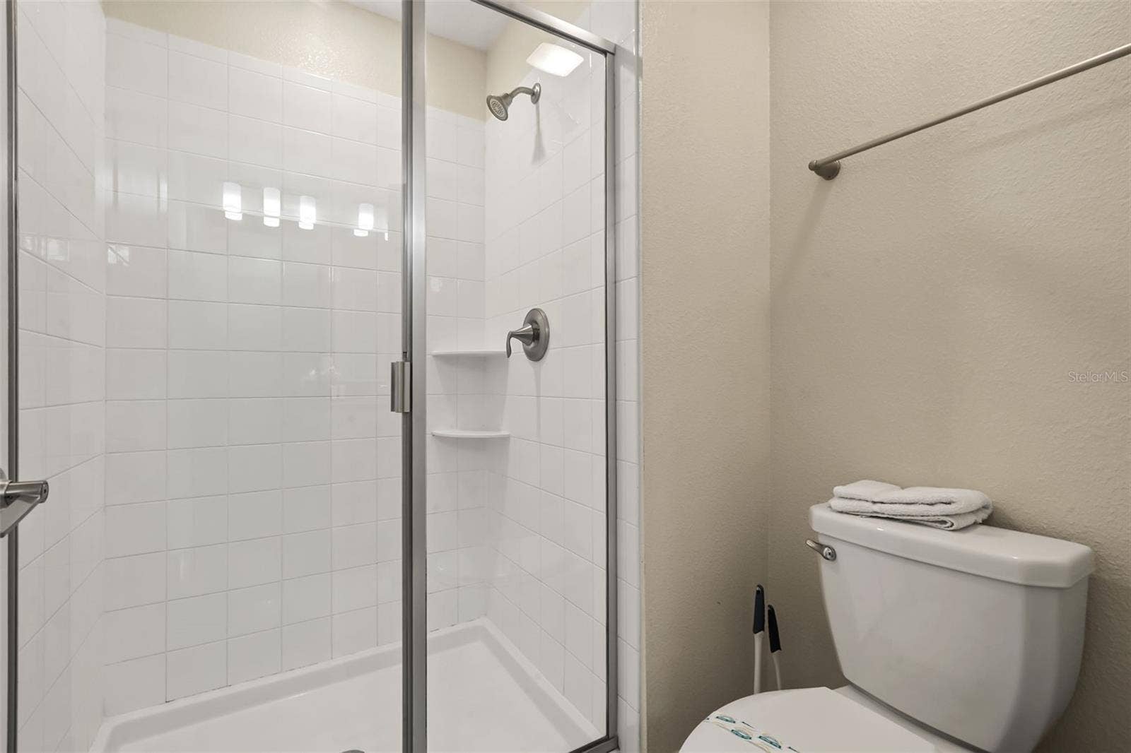 374 OCEAN COURSE AVENUE, Davenport, FL 33896 Guest Bath #2.