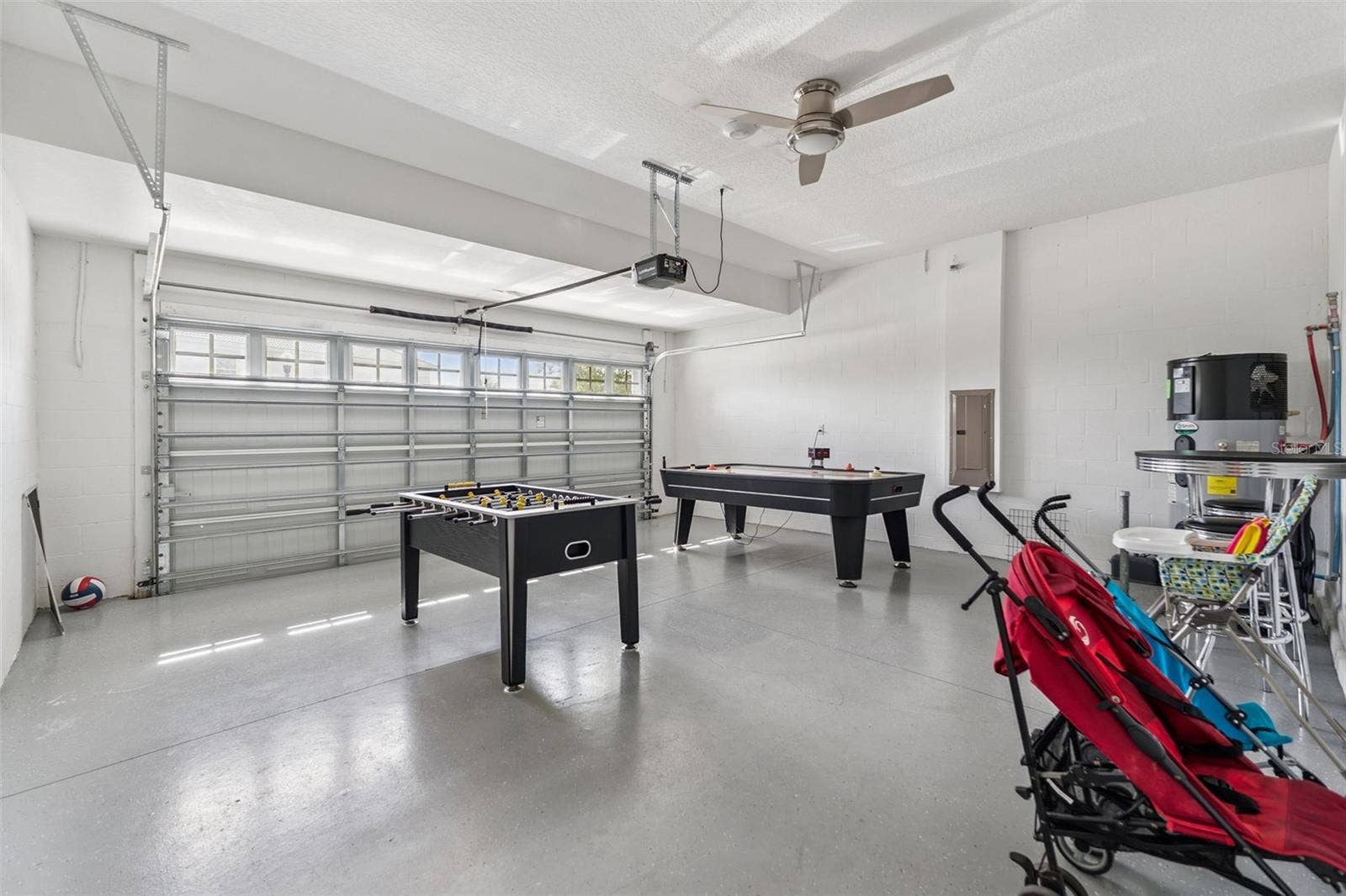 9038 STINGER DRIVE, Davenport, FL 33896 9038 STINGER DRIVE, Davenport, FL 33896