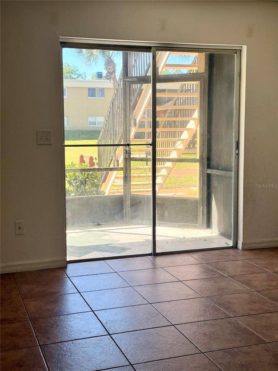 1000 LAKE OF THE WOODS BOULEVARD, #101B, Casselberry, FL 32730 linving room