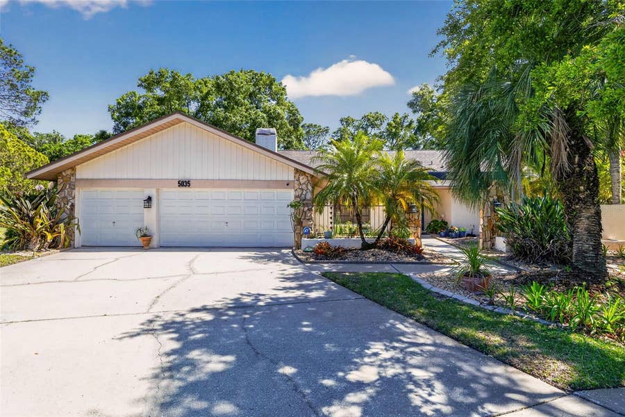 Property photo for 5035 BARROWE DRIVE, Tampa, FL