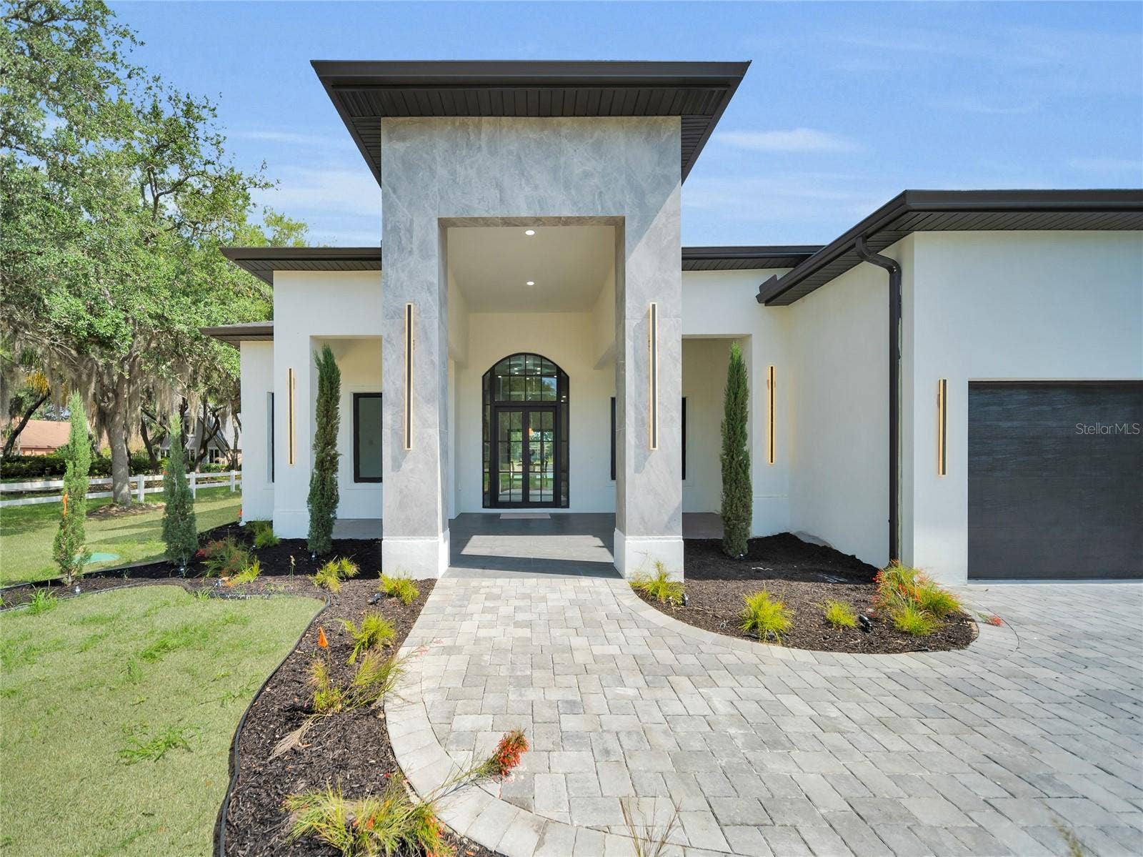 11241 OSWALT ROAD, Clermont, FL 34711 Grand covered front entry