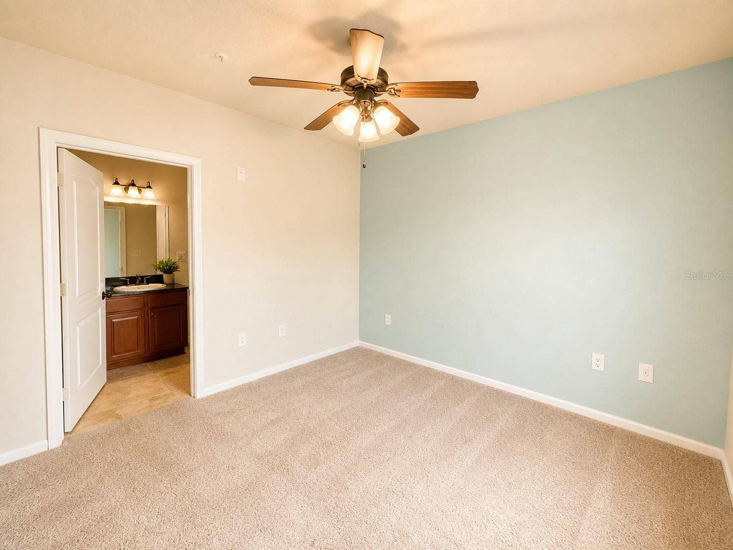 907 CHARO PARKWAY, #915, Davenport, FL 33897 907 CHARO PARKWAY, #915, Davenport, FL 33897