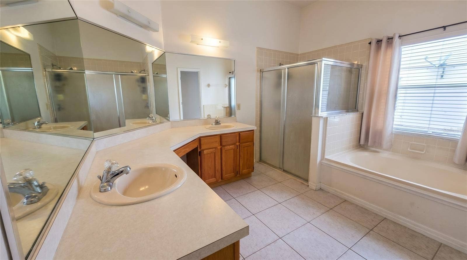 2003 TIPTREE CIRCLE, Orlando, FL 32837 2003 TIPTREE CIRCLE, Orlando, FL 32837