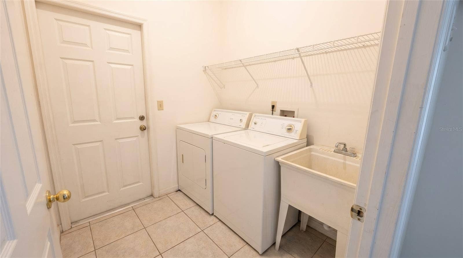 2003 TIPTREE CIRCLE, Orlando, FL 32837 2003 TIPTREE CIRCLE, Orlando, FL 32837