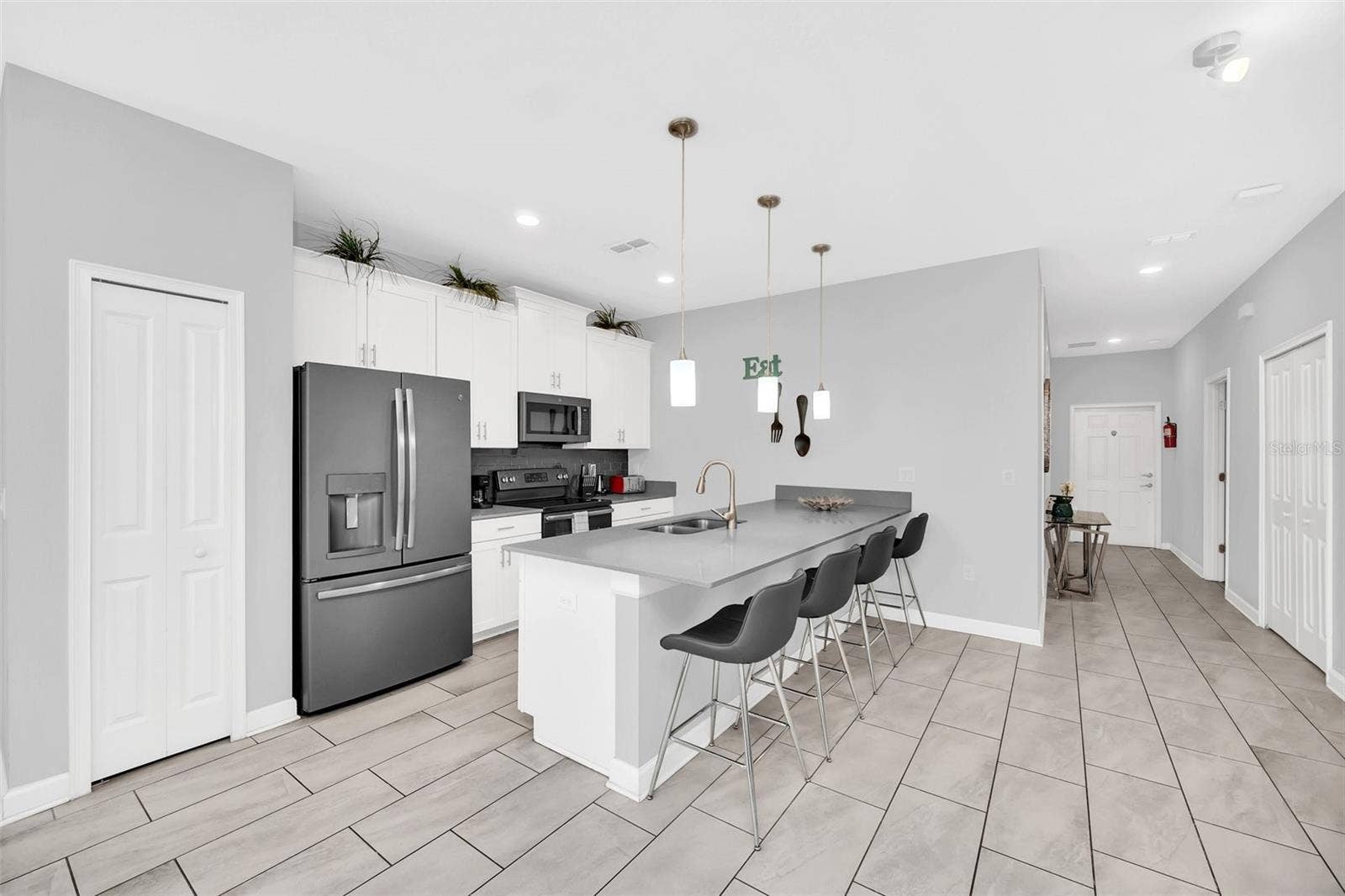9017 DOGLEG DRIVE, Davenport, FL 33896 9017 DOGLEG DRIVE, Davenport, FL 33896