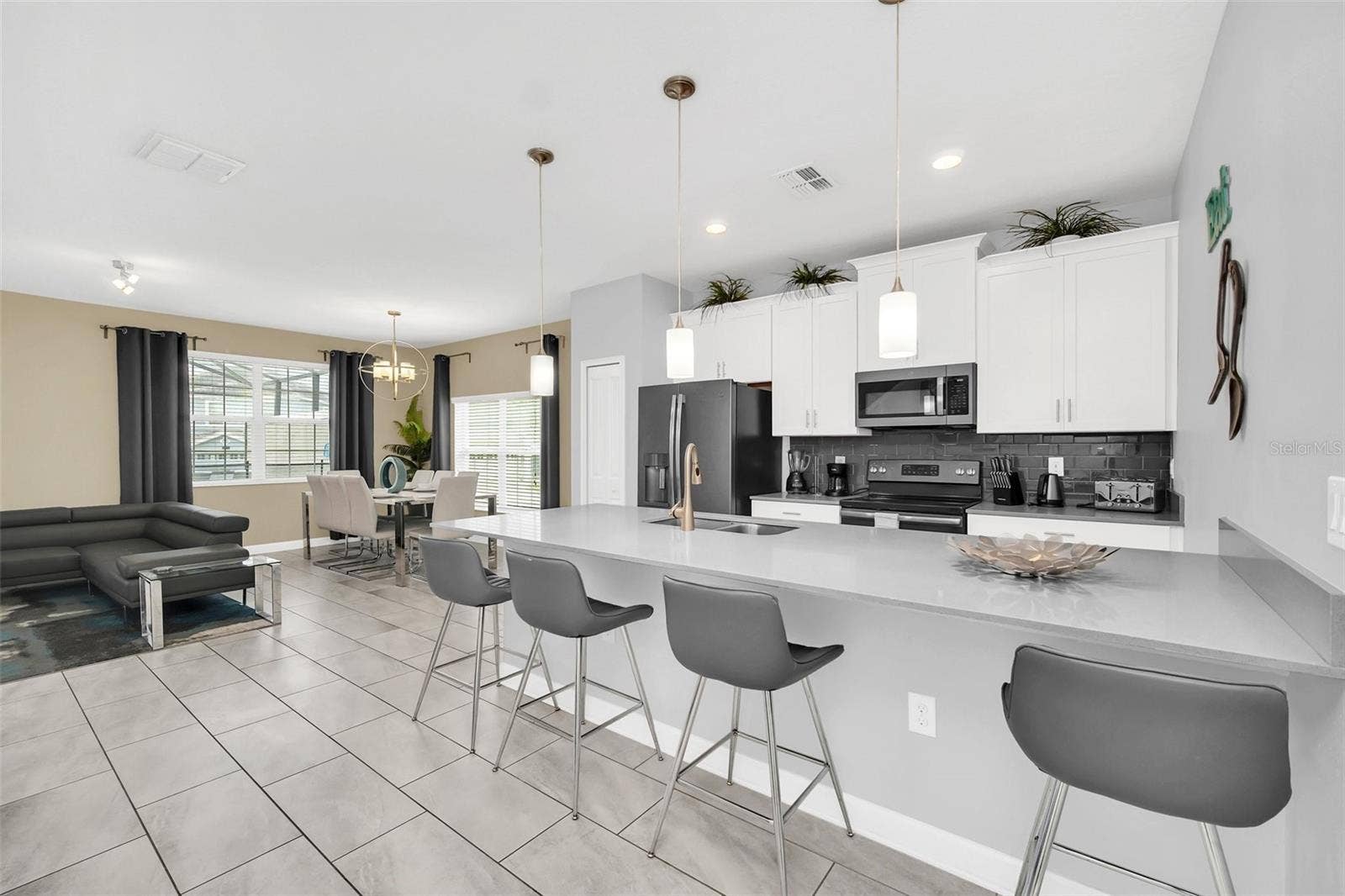 9017 DOGLEG DRIVE, Davenport, FL 33896 9017 DOGLEG DRIVE, Davenport, FL 33896